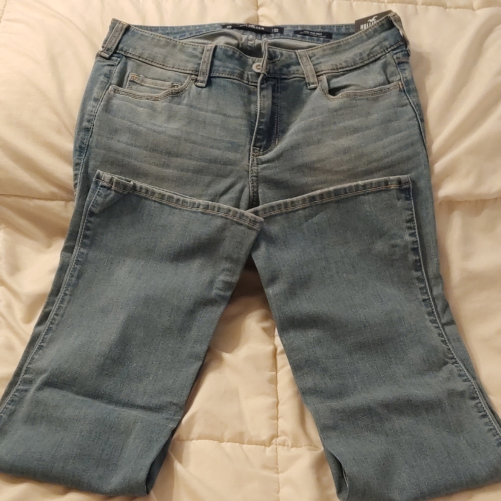 Hollister Low Rise Boot, Size 29 / 32, NWT